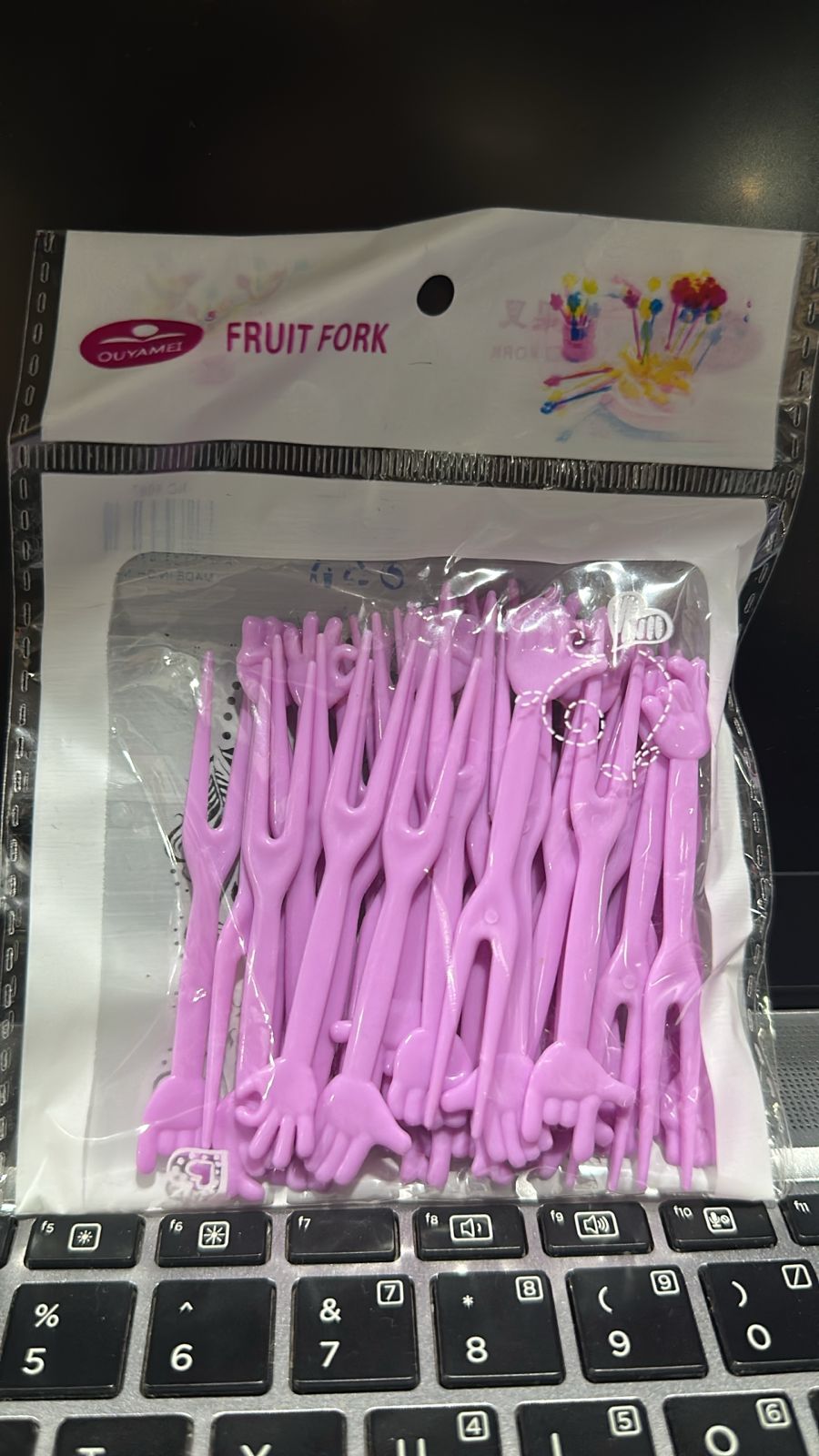 50pcs Mini Plastic Fruit Forks for Bento Box, Reusable Food Picks with Cute Gestures – Cocktail Appetizer Picks for Kids Lunch Boxes, Fruits, Sandwiches, Party Snacks – Multicolor